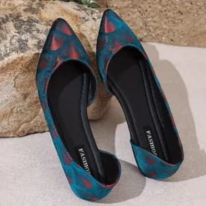 nouvelles-chaussures-plates-tendance-et-colorees-pour-femme
