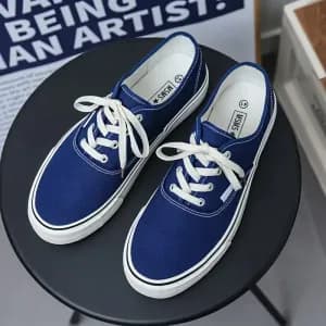 baskets-decontractees-et-confortables-pour-hommes-basses-couleur-unie-