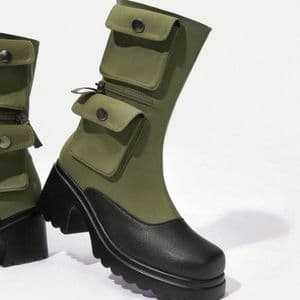 paire-de-bottes-elegantes-pour-femmes