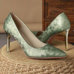 escarpins-a-talons-aiguilles-confortables-a-bout-pointu