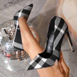 escarpins-sexy-a-talons-hauts-et-bout-pointu-a-carreaux