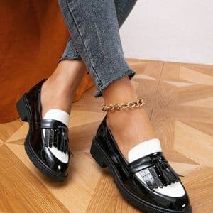 mocassins-plats-minimalistes-a-decor-de-franges