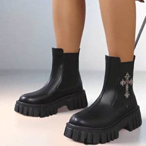 bottes-gothiques-europeennes-et-americaines-y2k