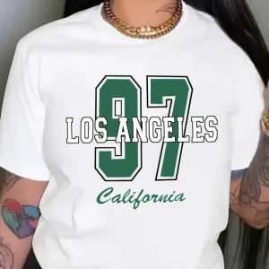 t-shirt-decontracte-a-imprime-chiffres-et-lettres