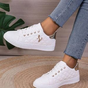 nouveaute-baskets-a-semelle-plate-pour-les-etudiantes