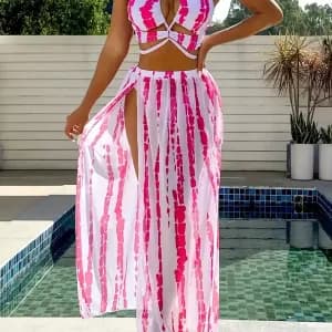 bikini-dos-nu-croise-a-imprime-raye-avec-cache-coeur-fendu-sur-le-cote