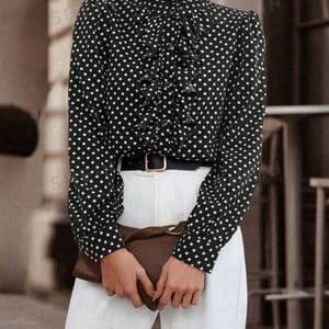 blouse-a-volants-et-imprime-a-pois