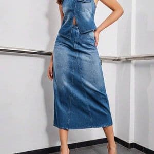 ensemble-jean-haut-dos-nu-et-jupe-en-jean-a-dos-ouvert