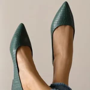 chaussures-plates-tendance-a-bout-pointu-pour-femme