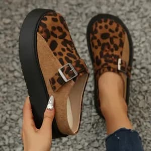 mules-a-plateforme-retro-a-imprime-leopard-pour-femme