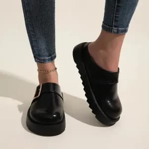 mocassins-noirs-a-plateforme-pour-femme