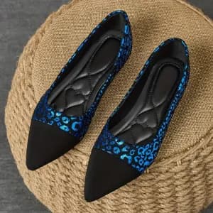 nouveaute-2025-elegantes-mary-janes-noires-et-bleues-a-bout-pointu