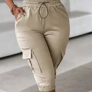 pantaloncargo2025avecpocheslateralesetcordondeserragealataille