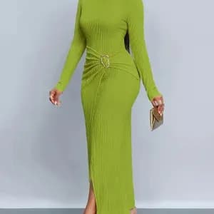 robeverteeleganteamancheslonguesavecboutonsetfentelaterale