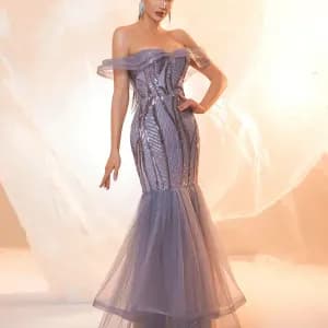 robeeleganteapaillettesepaulesdenudees