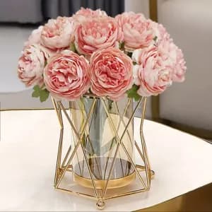 unvaseluxueuxetlegerdestylenordiquepourfleursfraiches