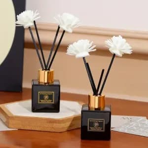 elegantdiffuseurdeparfumenverreavecbouchondore