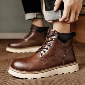 bottinesmontantespourhommechaussuresalacetsmarronensimilicuir